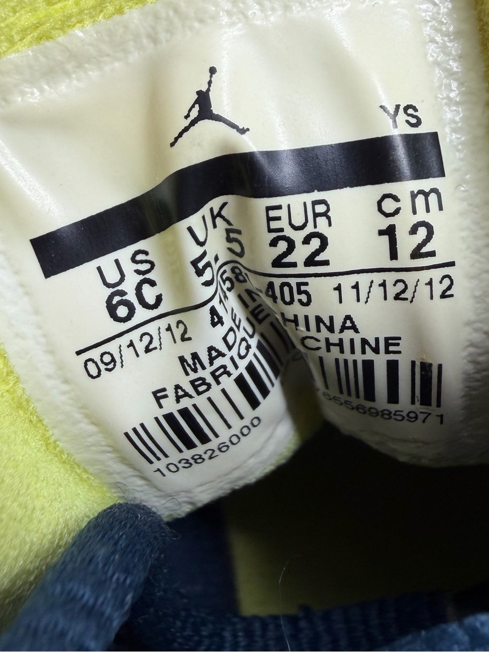 Jordan Kids Navy and Yellow Retro Sneakers Sz. 6c - Picture 3 of 9
